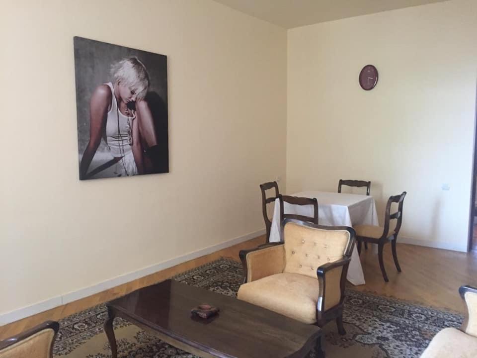 Holiday Home Yerevan Bagian luar foto