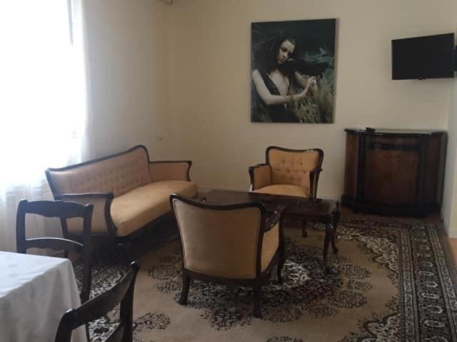 Holiday Home Yerevan Bagian luar foto