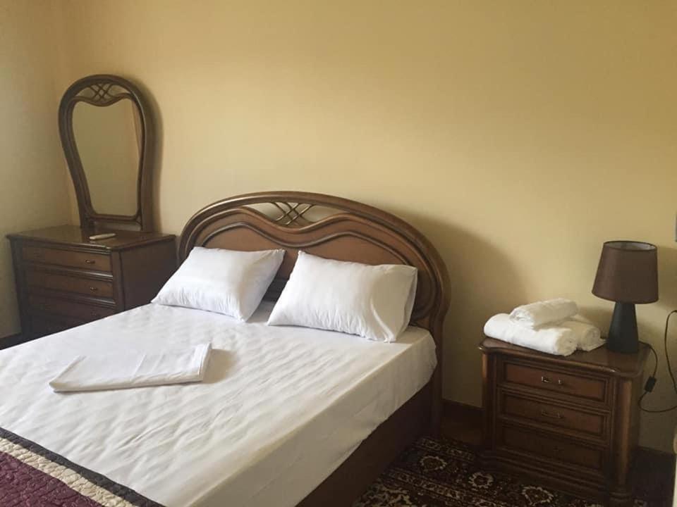 Holiday Home Yerevan Bagian luar foto